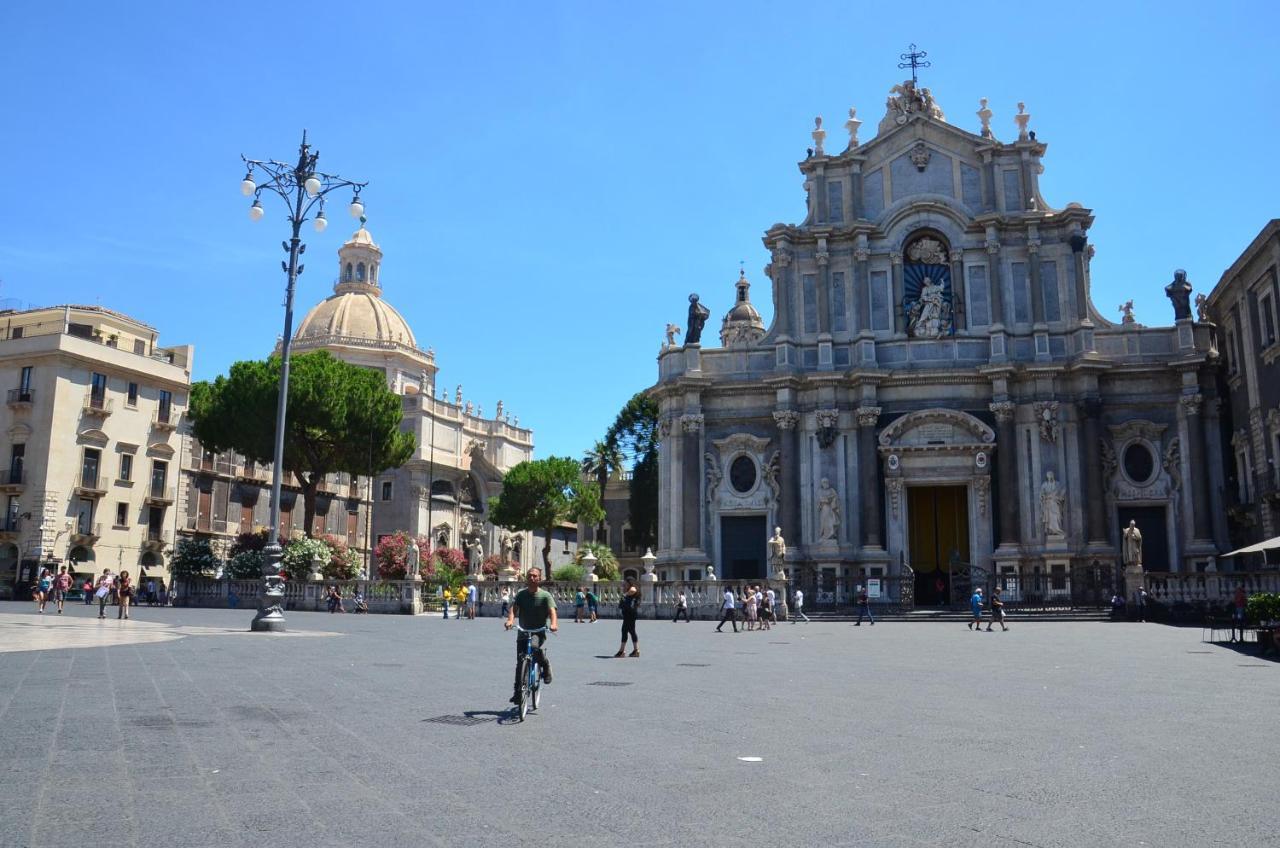 مبيت وإفطار كاتانيا Tre Stelle Al Duomo المظهر الخارجي الصورة